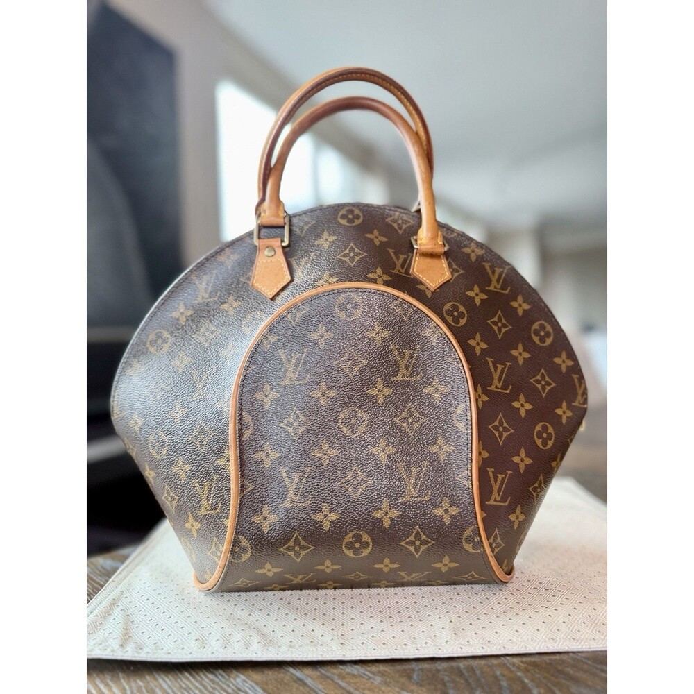 Gorgeous Louis Vuitton Ellipse Shoulder Bag MM Canvas